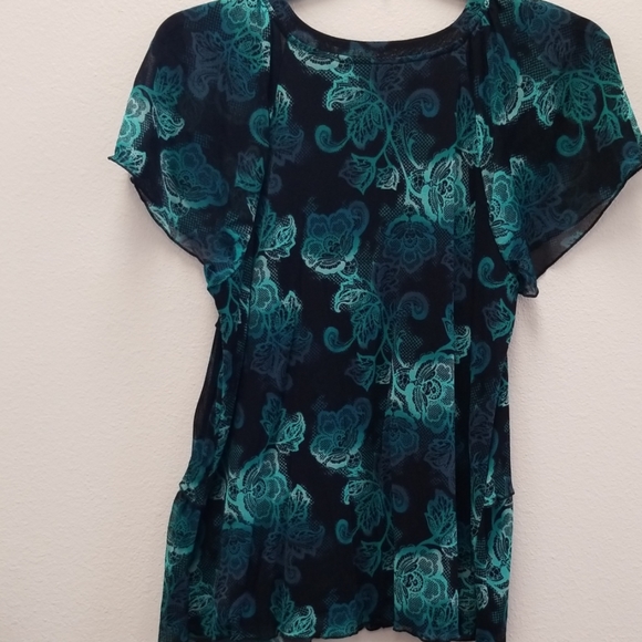 Bundle 3/$20 Gorgeous 0X EUC APT.9 top - Picture 5 of 5